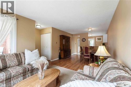 35 Nova Crescent Unit# 7, Welland, ON - Indoor Photo Showing Living Room