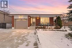 88 GLEN VALLEY Drive  Hamilton, ON L8K 5W5