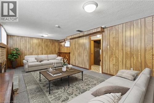 88 Glen Valley Drive, Hamilton, ON - Indoor Photo Showing Living Room