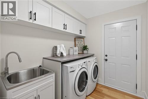 2347 Tweedsmuir Court, Burlington, ON - Indoor Photo Showing Laundry Room