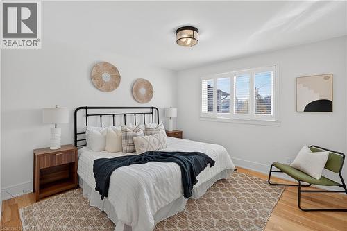 2347 Tweedsmuir Court, Burlington, ON - Indoor Photo Showing Bedroom