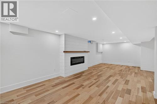 2347 Tweedsmuir Court, Burlington, ON - Indoor With Fireplace