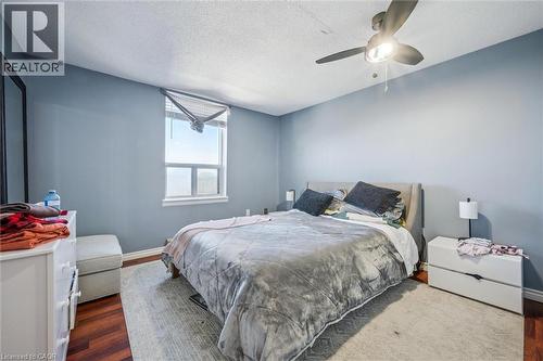 35 Green Valley Drive Unit# 1510, Kitchener, ON - Indoor Photo Showing Bedroom