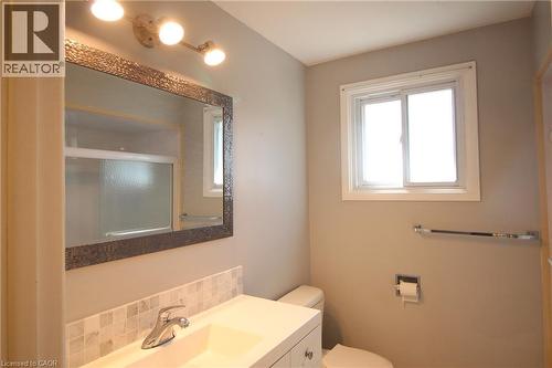 4 Purnell Drive, Hamilton, ON - Indoor Photo Showing Bathroom