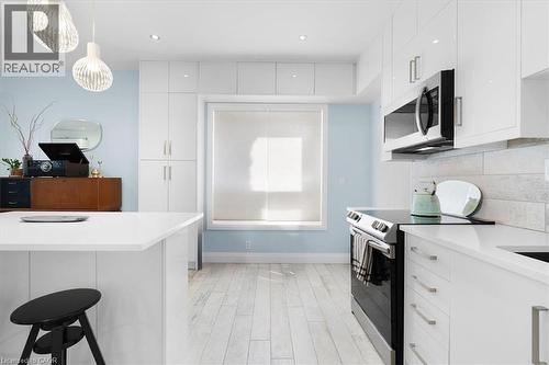 575 Mary Street, Hamilton, ON - Indoor Photo Showing Kitchen With Upgraded Kitchen