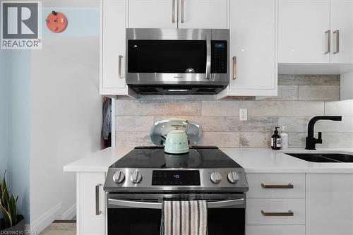 575 Mary Street, Hamilton, ON - Indoor Photo Showing Kitchen With Upgraded Kitchen