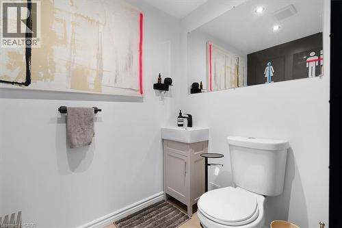 575 Mary Street, Hamilton, ON - Indoor Photo Showing Bathroom