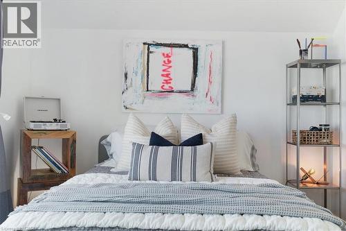 575 Mary Street, Hamilton, ON - Indoor Photo Showing Bedroom