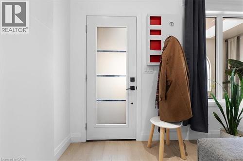 575 Mary Street, Hamilton, ON - Indoor Photo Showing Other Room