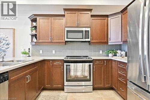 3290 New Street Unit# 607, Burlington, ON - Indoor Photo Showing Kitchen With Upgraded Kitchen