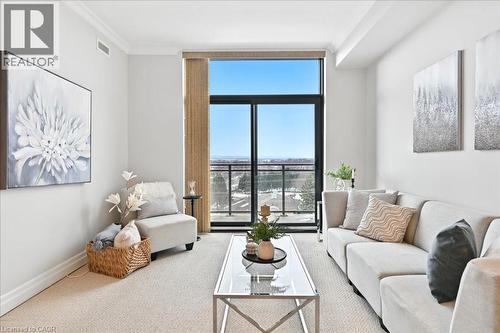 3290 New Street Unit# 607, Burlington, ON - Indoor Photo Showing Living Room
