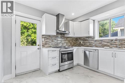 146 Craigroyston Road, Hamilton, ON - Indoor Photo Showing Kitchen With Upgraded Kitchen