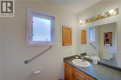 54 Springwood Crescent, Gravenhurst, ON - Indoor Photo Showing Bathroom