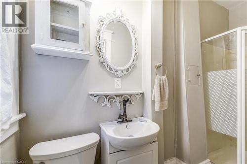 203 Broad Street W, Dunnville, ON - Indoor Photo Showing Bathroom