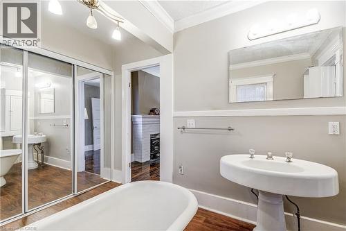 203 Broad Street W, Dunnville, ON - Indoor Photo Showing Bathroom