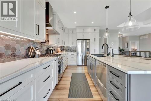 14 Hudson Drive, Brantford, ON - Indoor Photo Showing Kitchen With Upgraded Kitchen