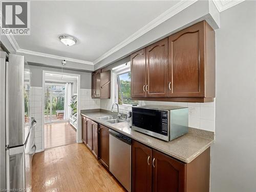 635 Rexford Drive, Hamilton, ON - Indoor Photo Showing Kitchen With Double Sink