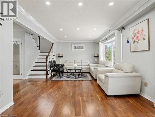 635 Rexford Drive, Hamilton, ON - Indoor Photo Showing Living Room