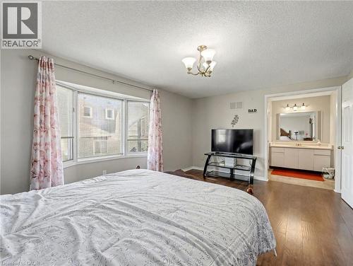635 Rexford Drive, Hamilton, ON - Indoor Photo Showing Bedroom