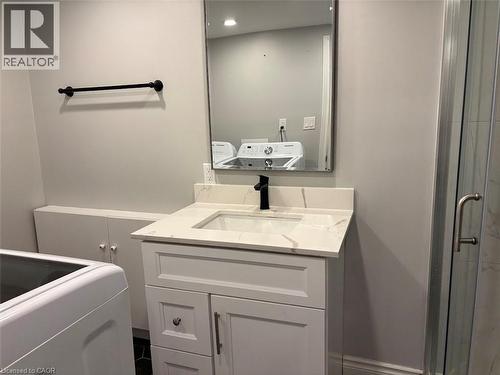 373 East 27Th Street, Hamilton, ON - Indoor Photo Showing Laundry Room