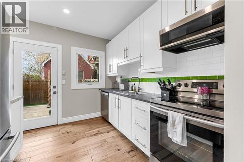 373 Emerald Street N, Hamilton, ON - Indoor Photo Showing Kitchen