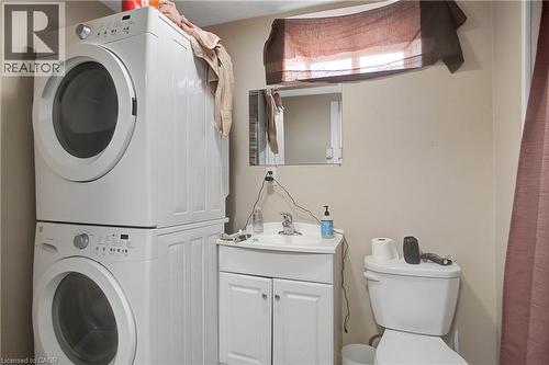 17 Shaw Avenue W, Cambridge, ON - Indoor Photo Showing Laundry Room