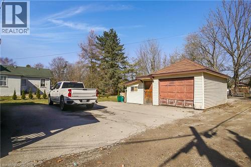 17 Shaw Avenue W, Cambridge, ON - Outdoor