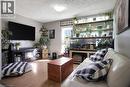 17 Shaw Avenue W, Cambridge, ON  - Indoor Photo Showing Living Room 