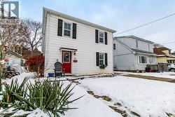 16 KING Lane  Simcoe, ON N3Y 3Z4