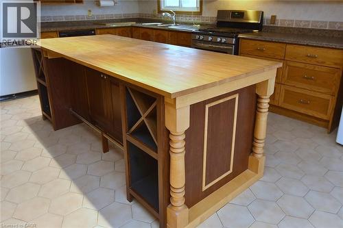689 Penny Lane, Burlington, ON - Indoor Photo Showing Kitchen