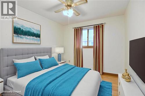 689 Penny Lane, Burlington, ON - Indoor Photo Showing Bedroom