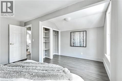 381 Herkimer Street, Hamilton, ON - Indoor Photo Showing Bedroom
