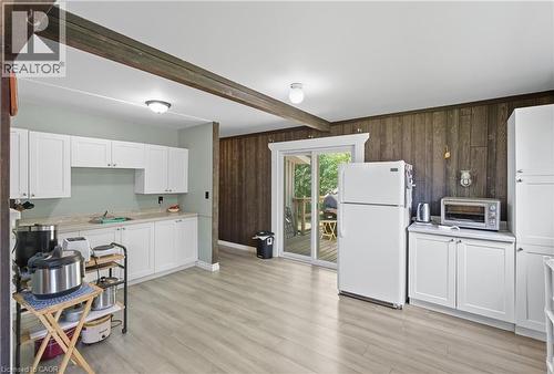 KITCHEN - 1402 6 Highway, Flamborough, ON - Indoor Photo Showing Kitchen