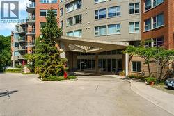 77 GOVERNORS Road Unit# 102  Dundas, ON L9H 7N8