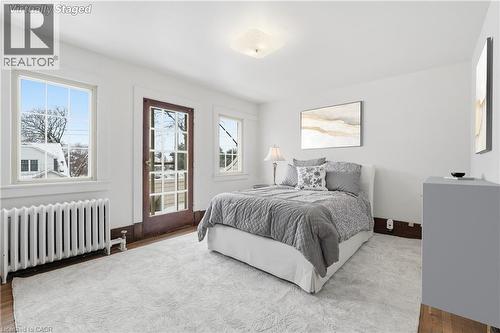 110 Houghton Avenue S, Hamilton, ON - Indoor Photo Showing Bedroom