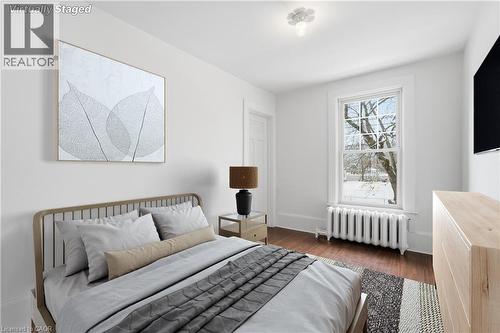 110 Houghton Avenue S, Hamilton, ON - Indoor Photo Showing Bedroom
