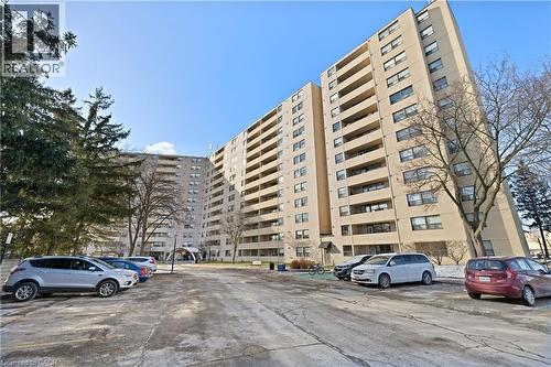 700 DYNES Road Unit# 901  Burlington, ON L7N 3M2