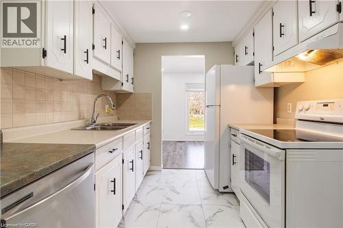 24 Tara Crescent Unit# Upper, Thorold, ON - Indoor Photo Showing Kitchen With Double Sink