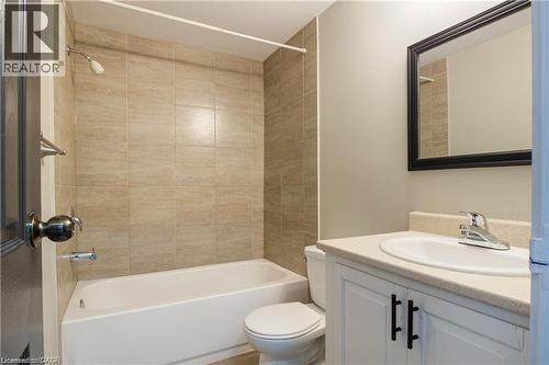 24 Tara Crescent Unit# Upper, Thorold, ON - Indoor Photo Showing Bathroom