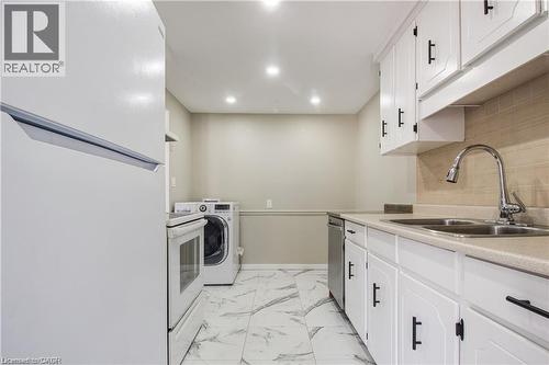 24 Tara Crescent Unit# Upper, Thorold, ON - Indoor Photo Showing Laundry Room
