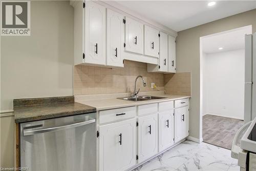 24 Tara Crescent Unit# Upper, Thorold, ON - Indoor Photo Showing Kitchen With Double Sink