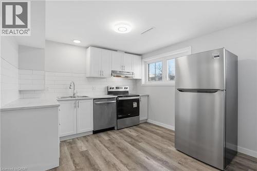 93 Wellington Street, Welland, ON - Indoor Photo Showing Kitchen With Stainless Steel Kitchen With Upgraded Kitchen