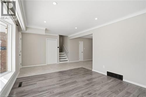 93 Wellington Street, Welland, ON - Indoor Photo Showing Other Room