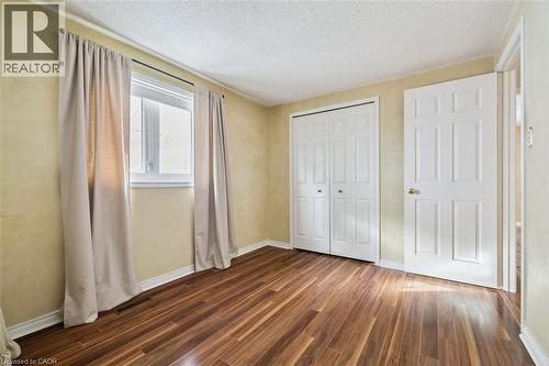 10 Finch Place, Hamilton, ON - Indoor Photo Showing Other Room