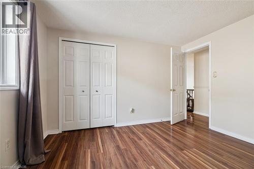 10 Finch Place, Hamilton, ON - Indoor Photo Showing Other Room