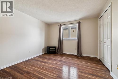 10 Finch Place, Hamilton, ON - Indoor Photo Showing Other Room