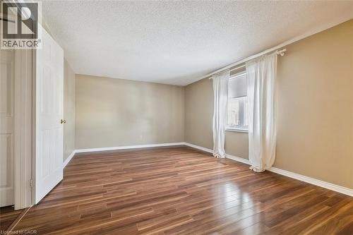 10 Finch Place, Hamilton, ON - Indoor Photo Showing Other Room