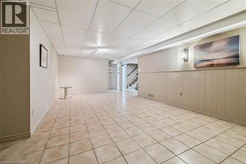 10 Finch Place, Hamilton, ON - Indoor Photo Showing Other Room