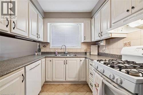 10 Finch Place, Hamilton, ON - Indoor Photo Showing Kitchen With Double Sink