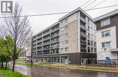 275 LARCH Street Unit# 609F  Waterloo, ON N2L 3R2